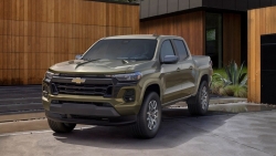 Chevrolet Colorado 2023 ra mắt, thiết kế như Silverado