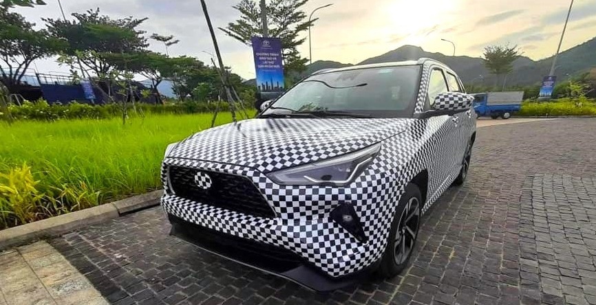 Toyota Yaris Cross ngụy trang xuất hiện tại Việt Nam