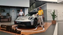 Porsche 911 Dakar 2023 ra mắt 