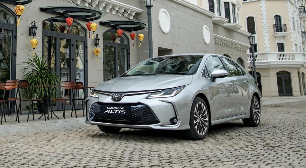 Toyota giới thiệu Corolla Altis 2023