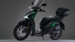 Honda SH có thêm phiên bản mới với 'dàn áo' trong suốt