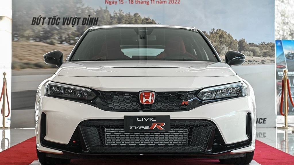 Honda Civic Type R tại Việt Nam có giá 2,4 tỷ đồng