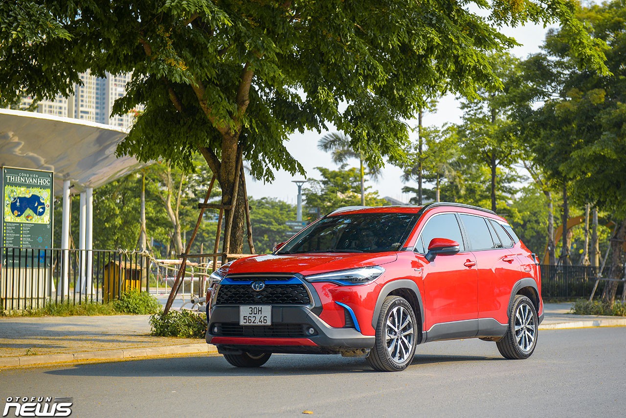 Toyota Corolla Cross thêm trang bị, tăng giá nhẹ