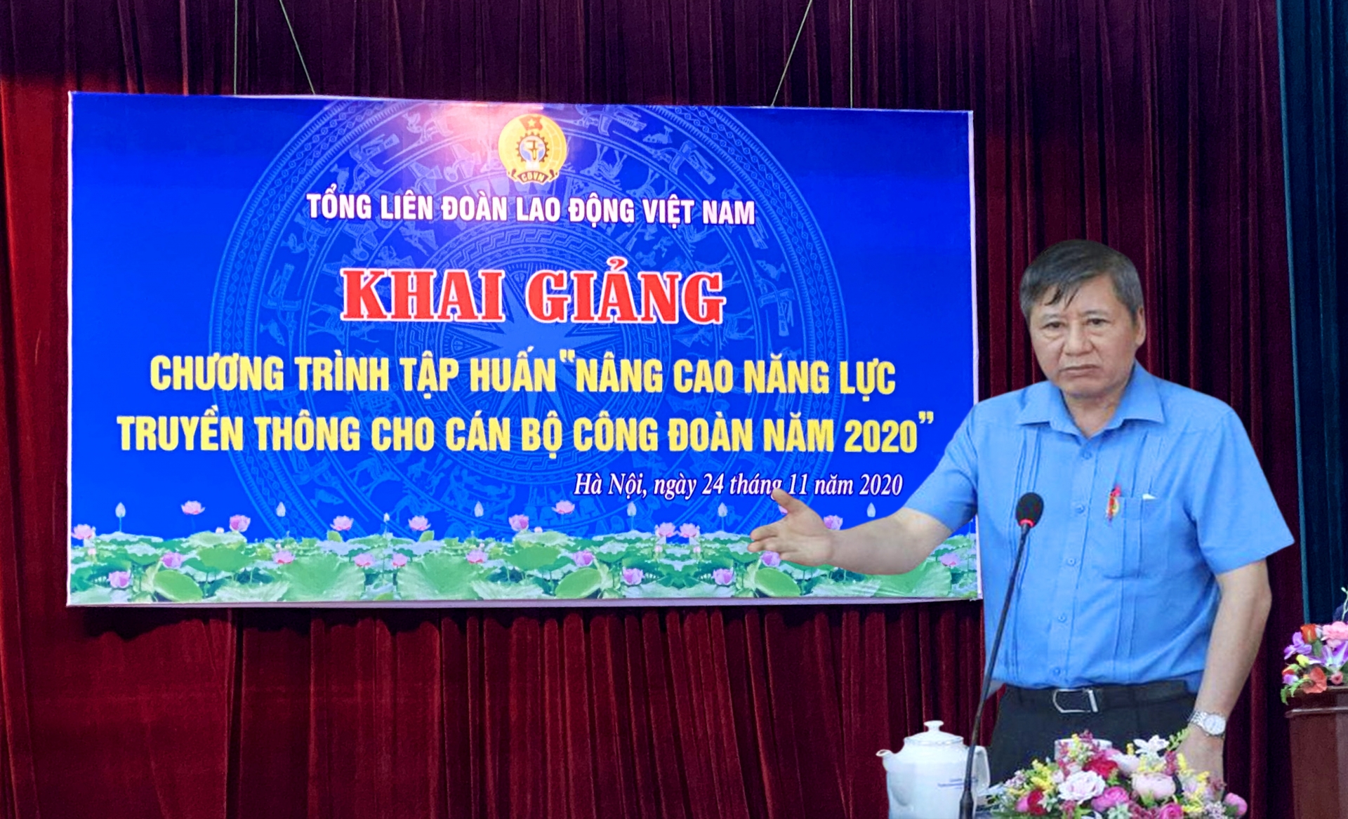 “Mỗi cán bộ công đoàn là một                        nhà báo”