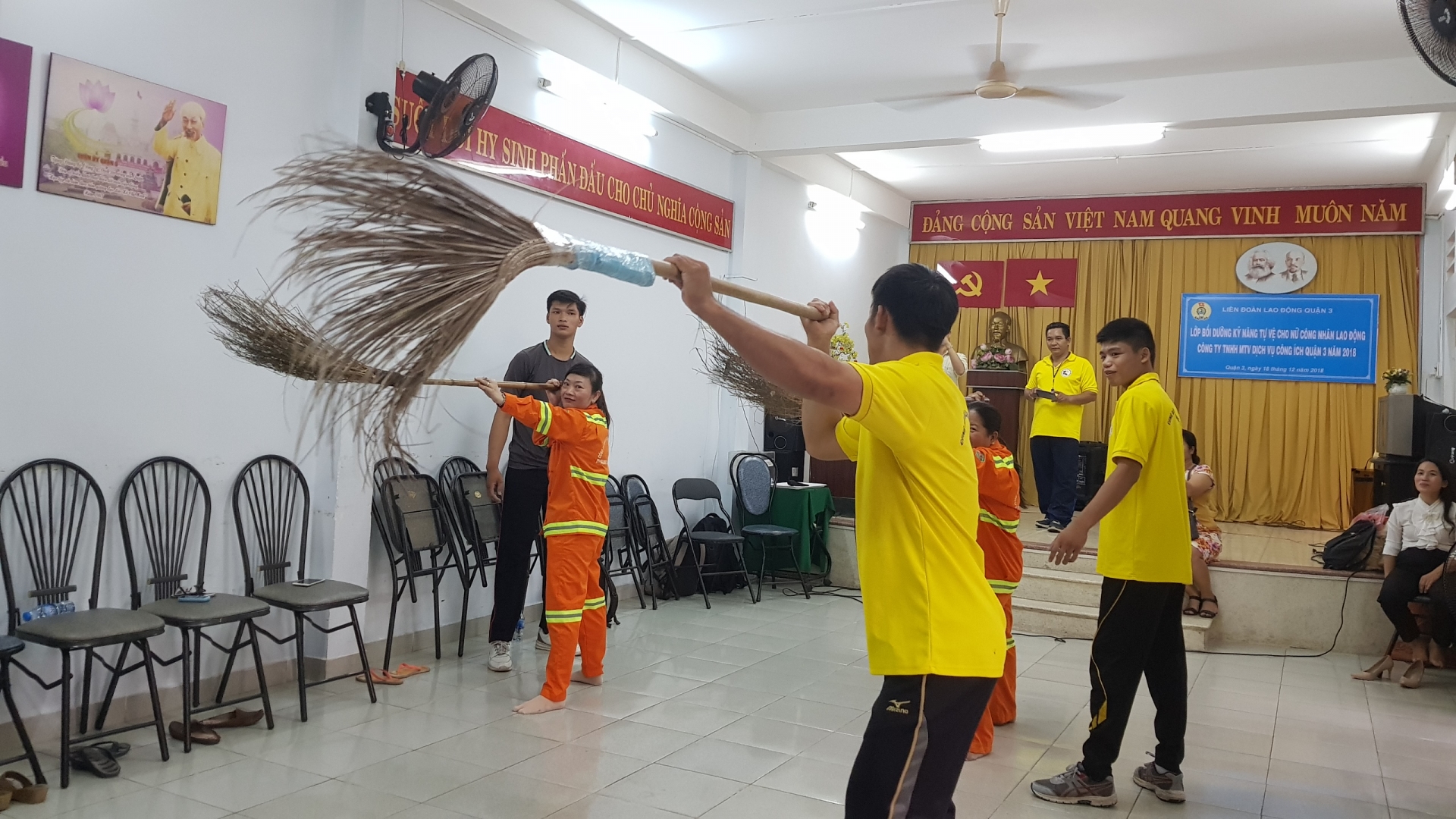 “Mang” nhà văn hóa xuống tận nơi ở, nơi làm việc của công nhân