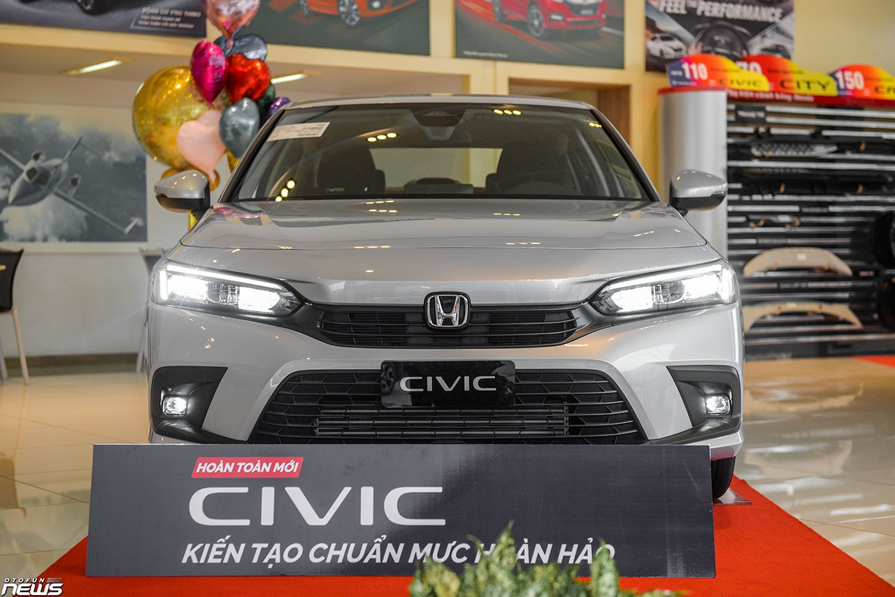 Mới ra mắt Honda Civic đã giảm giá 30 triệu đồng