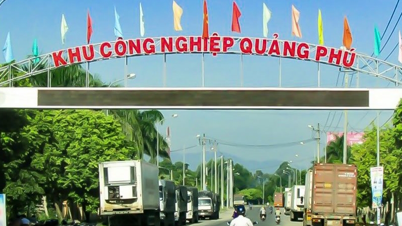 Quảng Ngãi: Hơn 3.000 công nhân được yêu cầu ở lại KCN để lấy mẫu xét nghiệm