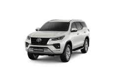 Toyota giới thiệu Fortuner 2021, giá tăng nhẹ