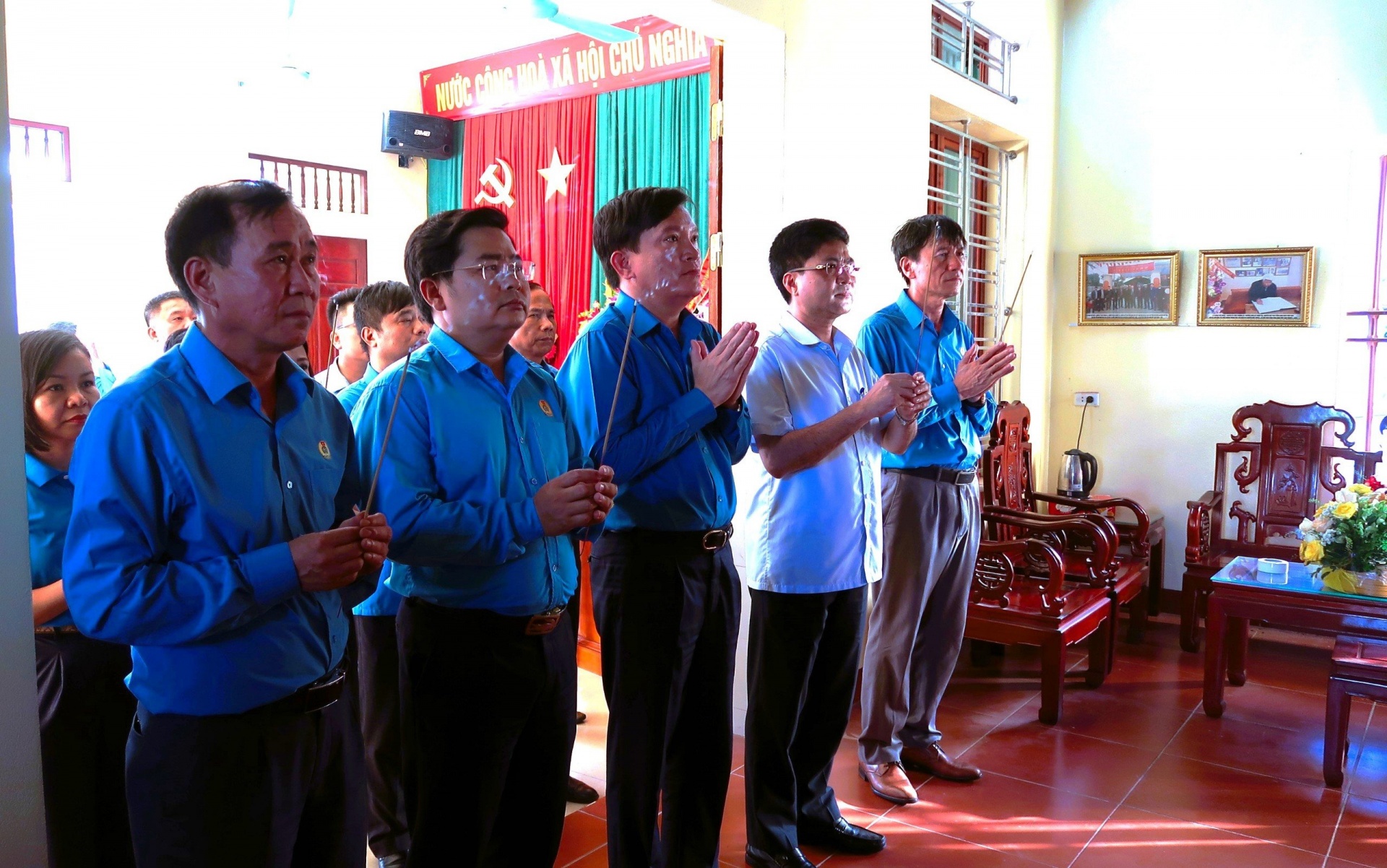 Lãnh đạo Tổng LĐLĐVN dâng hương tưởng niệm đồng chí Nguyễn Đức Thuận